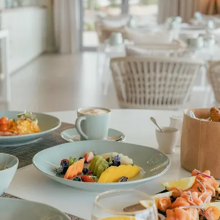 White Shell منتجع 4*