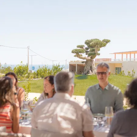 White Shell منتجع