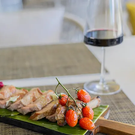 White Shell منتجع 4*