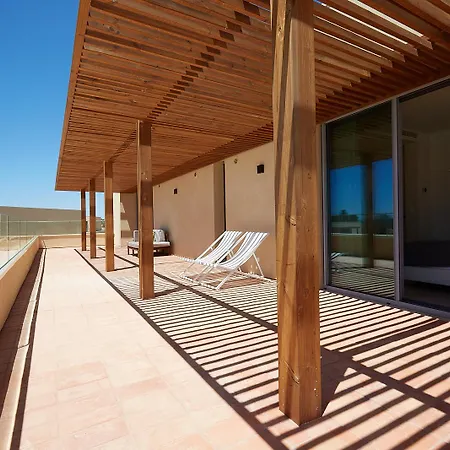 White Shell 度假村 4*