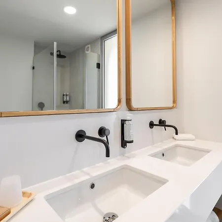 Θέρετρο White Shell 4*