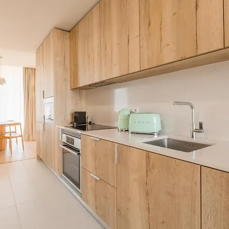 White Shell 4* Porches (Algarve)