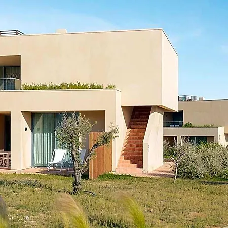 Resort White Shell 4*