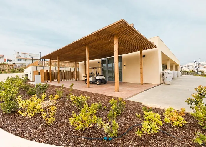 White Shell 4* Porches (Algarve)