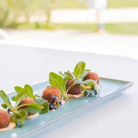 White Shell 4* Porches (Algarve)